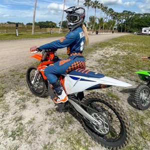 חליפת רכיבה